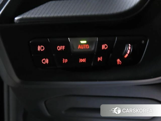 BMW 1 Series (F40) 2022 Черный из Кореи, фото 2