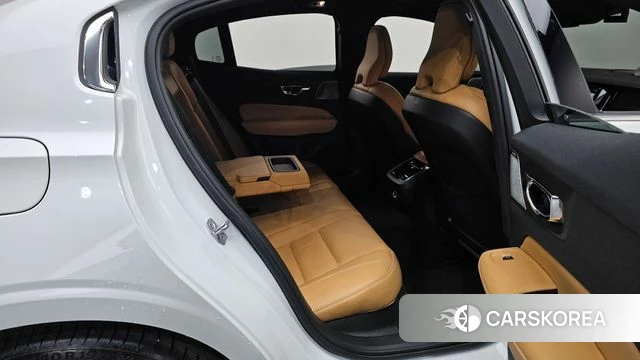 Volvo S60 3rd generation 2019 Белый из Кореи, фото 2