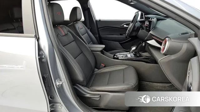 Chevrolet (GM Daewoo) Trax Crossover 2024 Серый из Кореи, фото 2