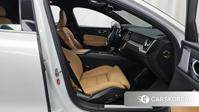 Volvo S60 3rd generation 2020 Белый из Кореи, фото 2