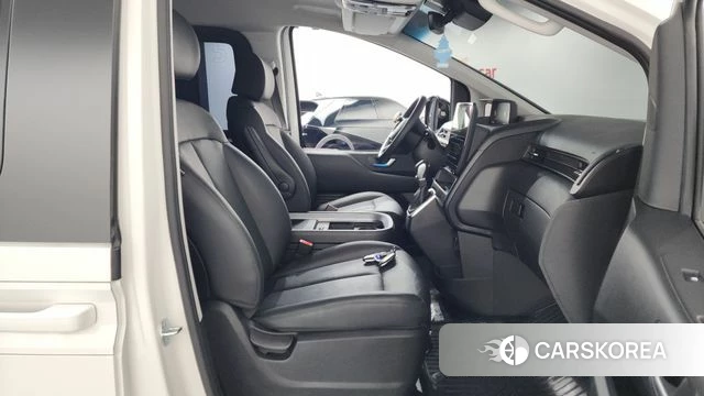 Hyundai Staria 2025 Белый из Кореи, фото 2