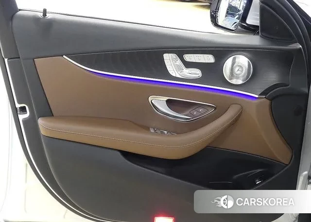 Mercedes-Benz E-Class W213 2020 Серебряный из Кореи, фото 2