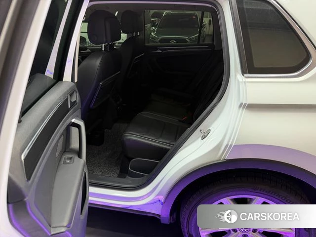 Volkswagen Tiguan second Generation 2020 Белый из Кореи, фото 2