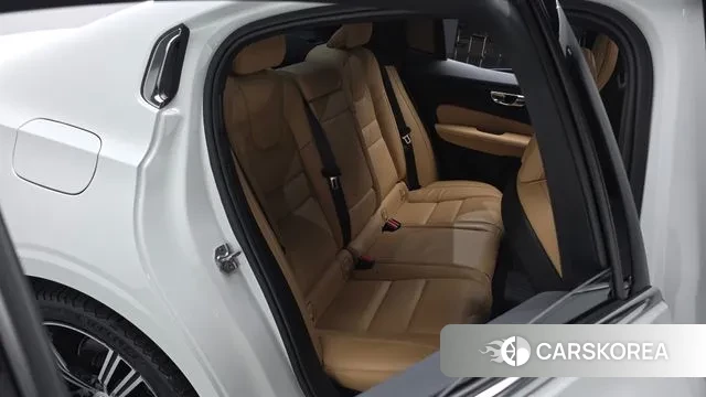 Volvo S60 3rd generation 2021 Белый из Кореи, фото 2