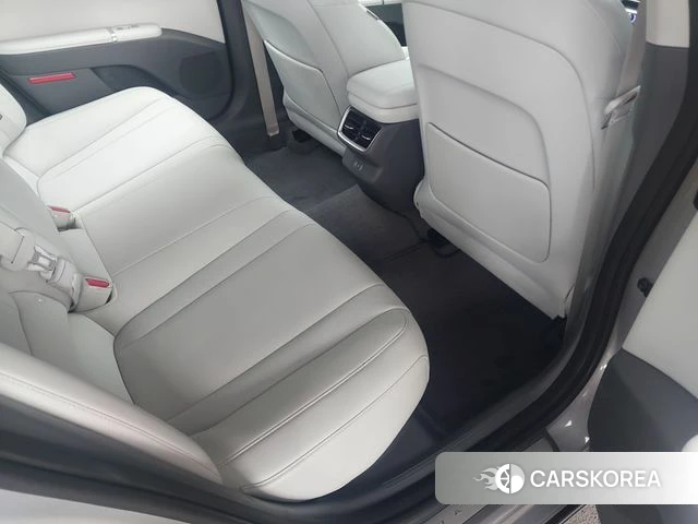 Hyundai Grandeur Hybrid (GN7) 2023 Серебристо-серый из Кореи, фото 2