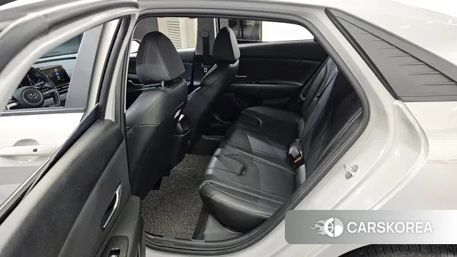 Hyundai Avante (CN7) 2021 Серебристо-серый из Кореи, фото 2