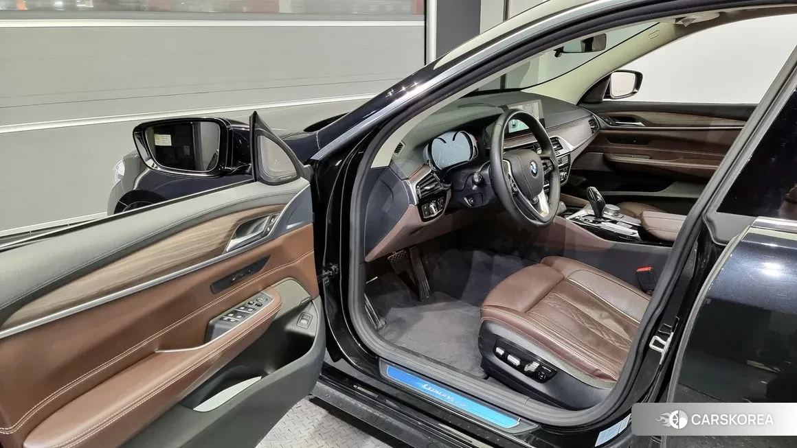 BMW 6 Series GT (G32) 2018 Черный из Кореи, фото 2