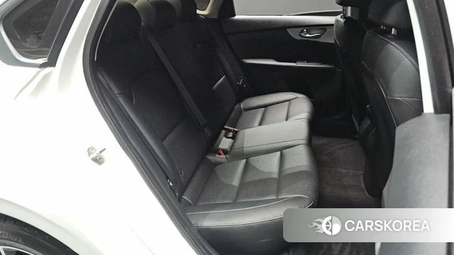 Kia The New K3 2nd generation 2022 Белый из Кореи, фото 2