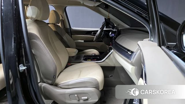 Kia Carnival 4th generation 2023 Черный из Кореи, фото 2