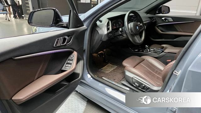 BMW 1 Series (F40) 2021 Небесно-голубой из Кореи, фото 2