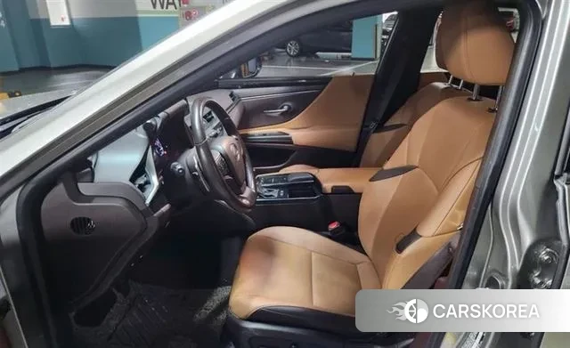 Lexus ES300h 7th generation 2018 Серый из Кореи, фото 2