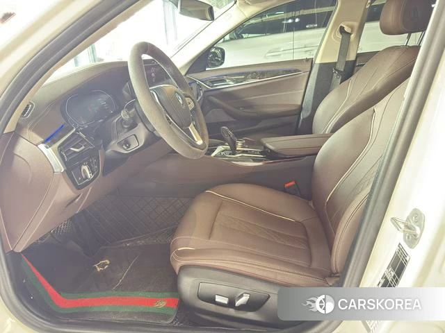 BMW 5 series 2022 Белый из Китая, фото 2