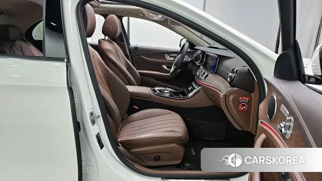 Mercedes-Benz E-Class W213 2019 Белый из Кореи, фото 2