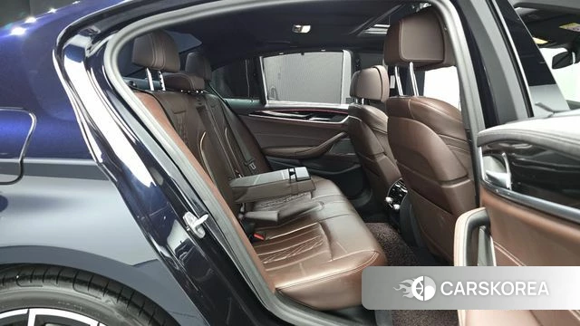 BMW 5 Series (G30) 2022 Черный из Кореи, фото 2