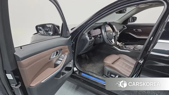 BMW 3 Series (G20) 2022 Черный из Кореи, фото 2