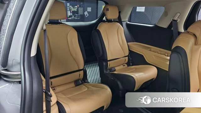 Kia Carnival 4th generation 2023 Серебристо-серый из Кореи, фото 2