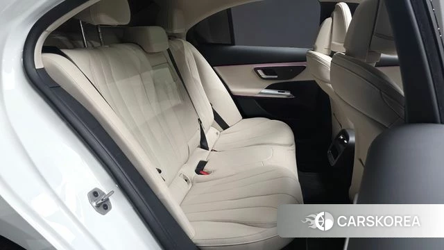 Mercedes-Benz E-Class W214 2025 Белый из Кореи, фото 2