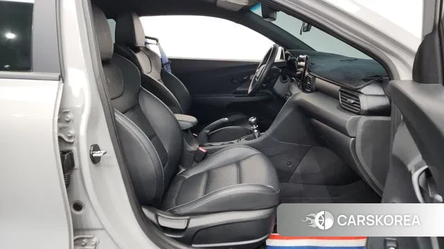 Hyundai Veloster (JS) 2022 Серебристо-серый из Кореи, фото 2