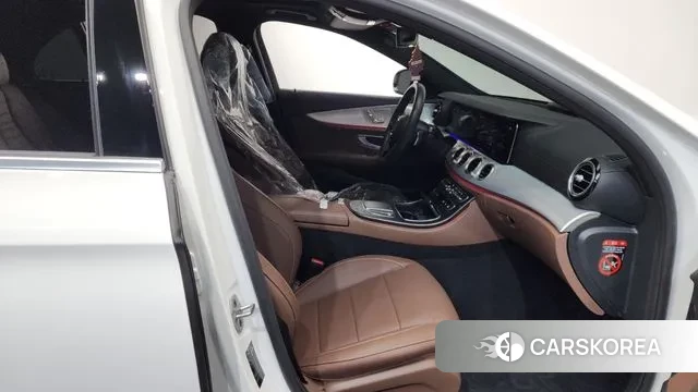 Mercedes-Benz E-Class W213 2021 Белый из Кореи, фото 2