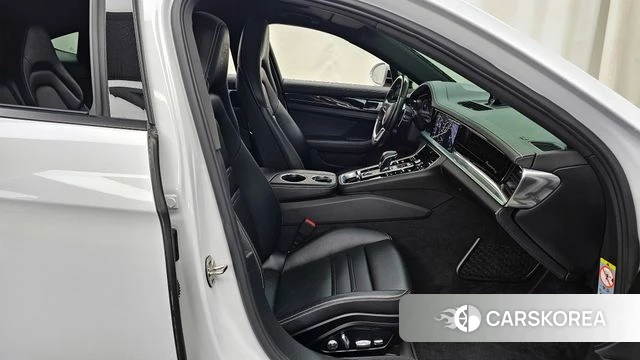 Porsche Panamera (971) 2020 Белый из Кореи, фото 2