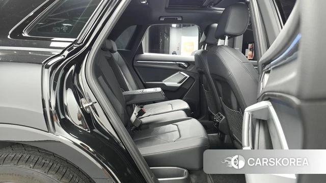 Audi Q3 (F3) 2025 Черный из Кореи, фото 2