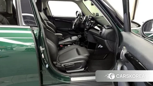 Mini Cooper 2018 Зеленый из Кореи, фото 2