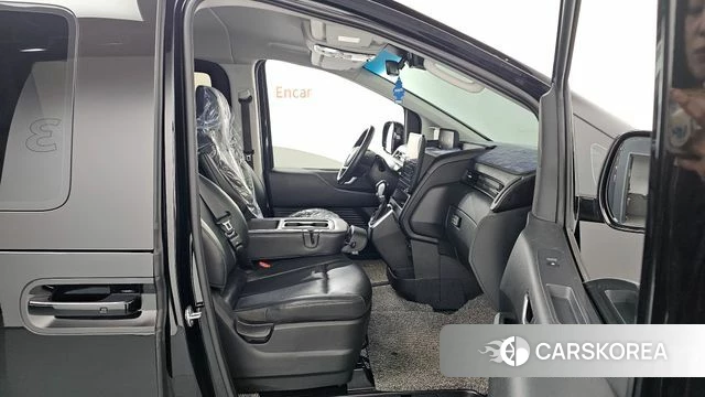 Hyundai Staria 2023 Черный из Кореи, фото 2