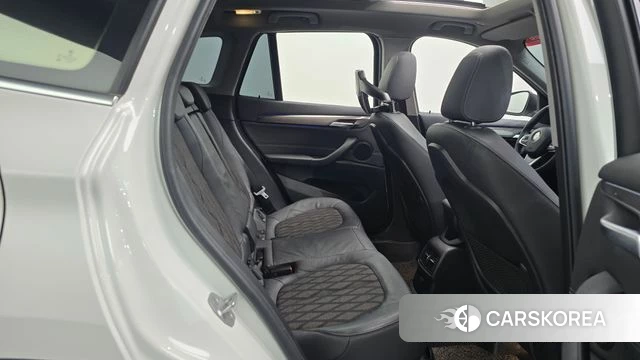 BMW X1 (F48) 2020 Белый из Кореи, фото 2
