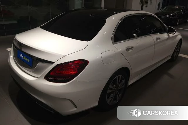 Mercedes-Benz Class C 2021 Белый из Китая, фото 2