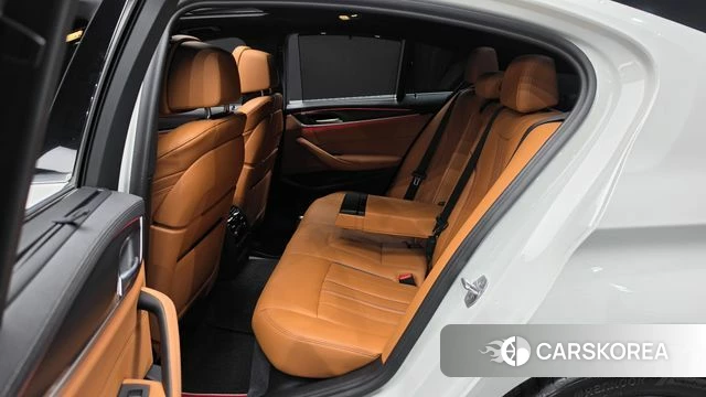 BMW 5 Series (G30) 2022 Белый из Кореи, фото 2