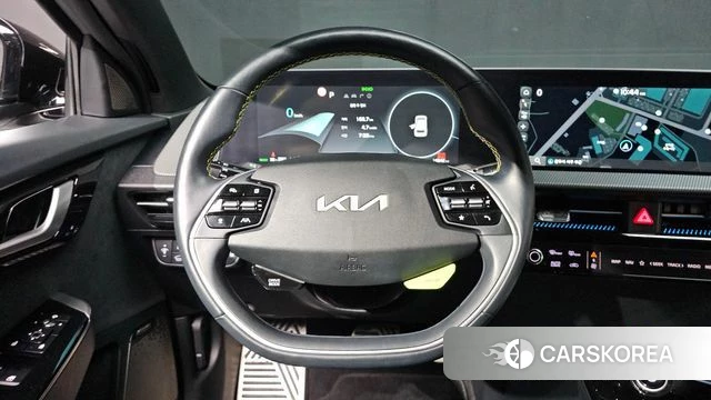 Kia EV6 2023 Серый из Кореи, фото 2