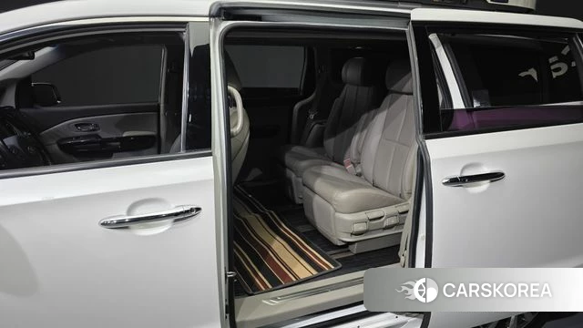 Kia The New Carnival 2019 Белый из Кореи, фото 2