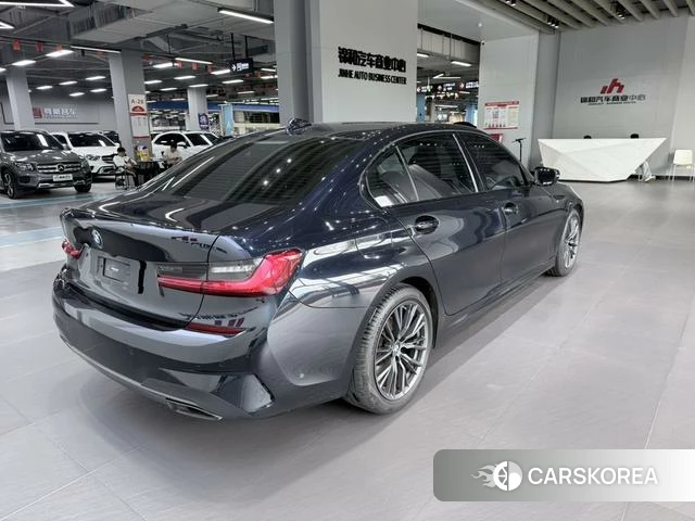 BMW 3 series 2021 Черный из Китая, фото 2