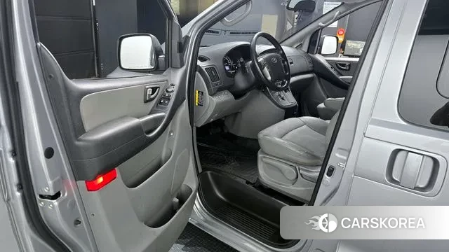 Hyundai The New Grand Starex 2018 Серебристо-серый из Кореи, фото 2