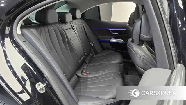 Mercedes-Benz E-Class W214 2025 Черный из Кореи, фото 2