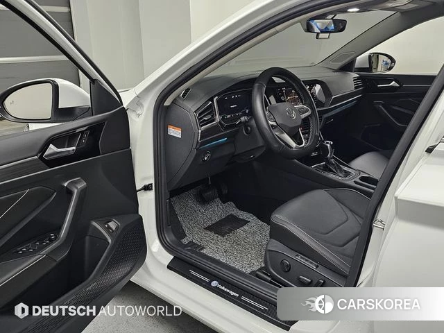 Volkswagen 7th Generation of Jetta 2024 Белый из Кореи, фото 2