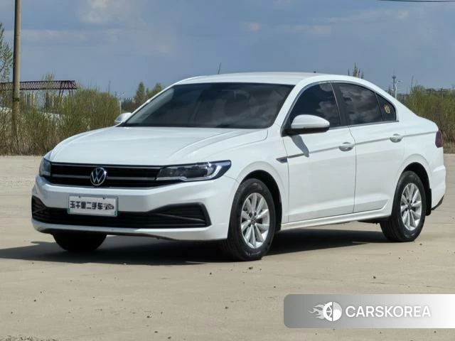 Volkswagen Bora 2022 Белый из Китая, фото 2