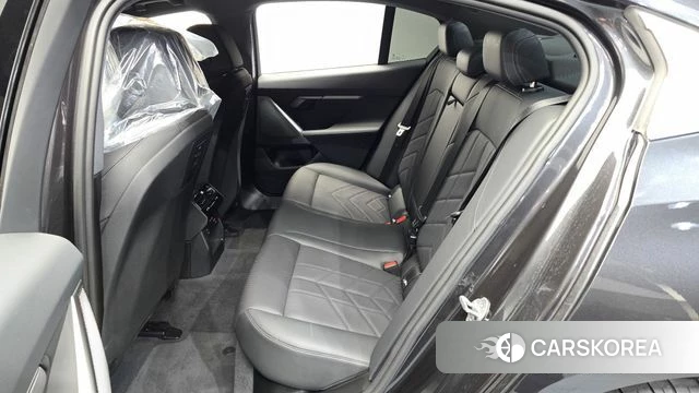 BMW 5 Series (G60) 2023 Серый из Кореи, фото 2