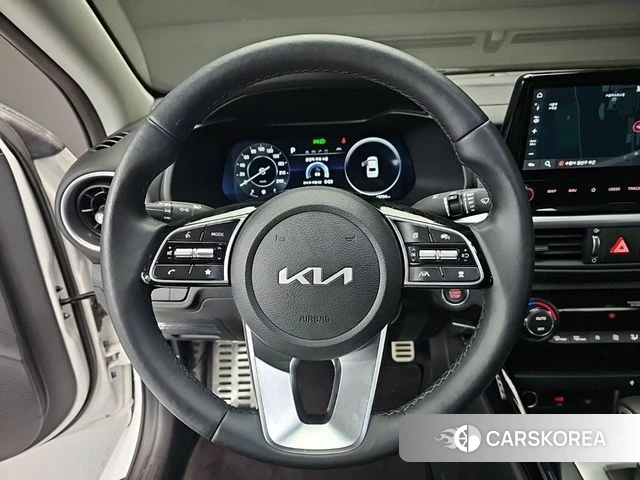 Kia The New K3 2nd generation 2023 Белый из Кореи, фото 2