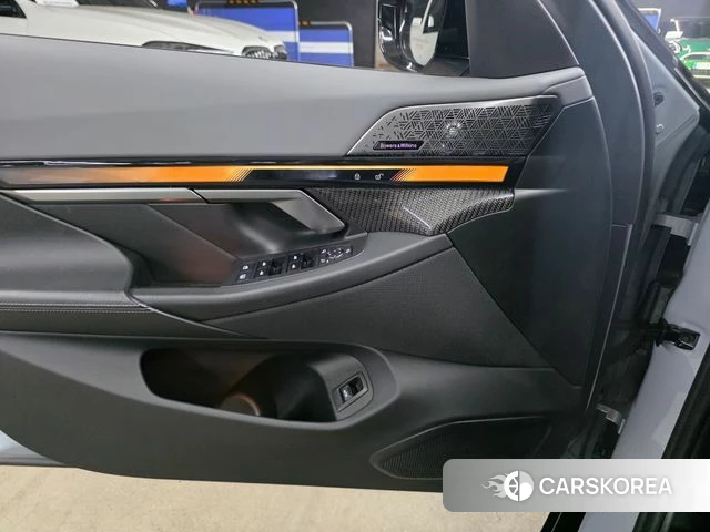 BMW i5 (G60) 2024 Цвет галактики из Кореи, фото 2