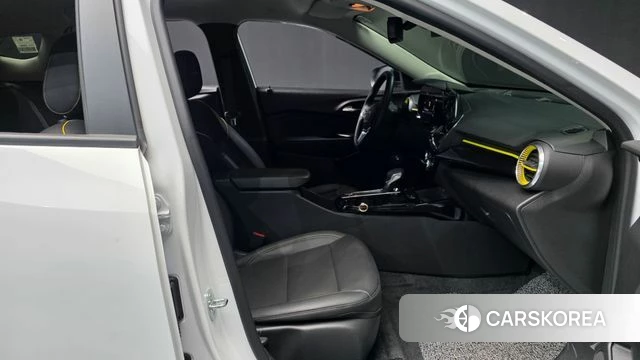 Chevrolet (GM Daewoo) Trax Crossover 2023 Белый из Кореи, фото 2