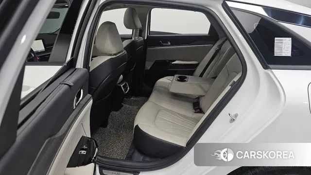 Kia The New K5 3rd generation 2024 Белый из Кореи, фото 2