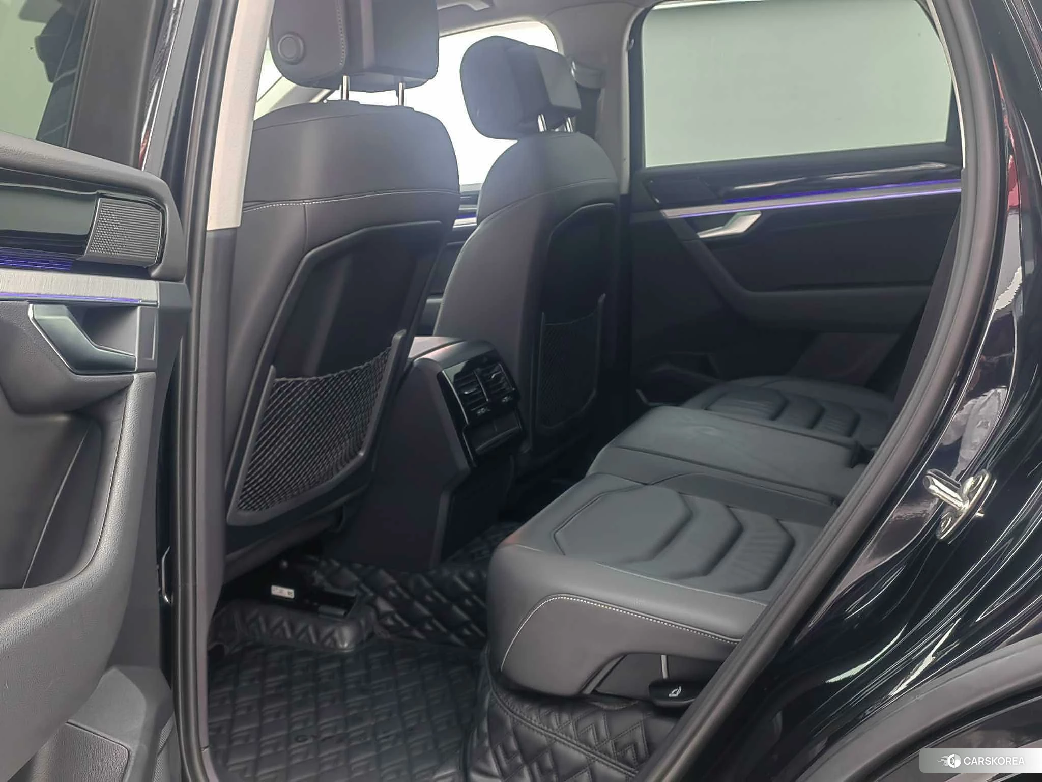 Volkswagen Touareg 2021 Черный из Китая, фото 2