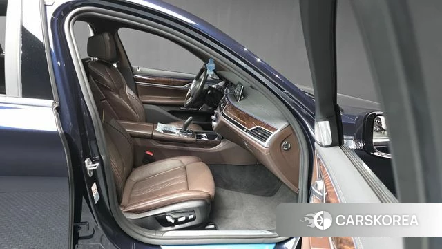 BMW 7 Series (G11) 2018 Синий из Кореи, фото 2