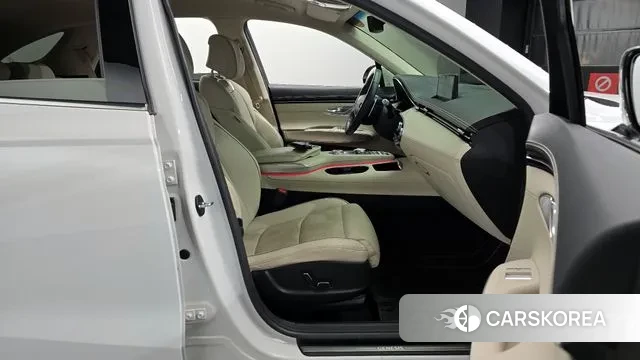 Genesis GV70 2022 Белый из Кореи, фото 2