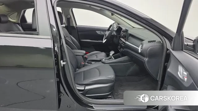 Kia The New K3 2nd generation 2023 Черный из Кореи, фото 2