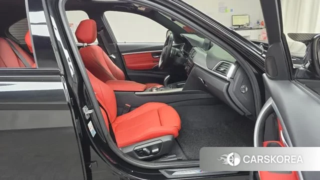 BMW 3 Series (F30) 2018 Черный из Кореи, фото 2