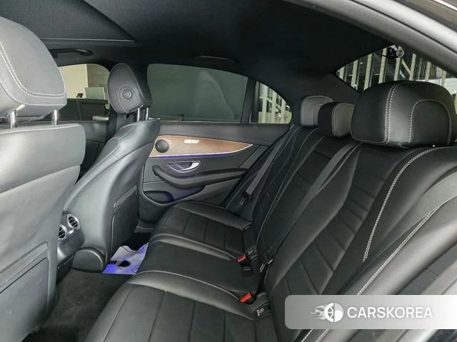 Mercedes-Benz E-Class W213 2021 Черный из Кореи, фото 2