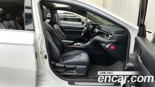 Toyota Camry (XV70) 2018 Белый из Кореи, фото 2