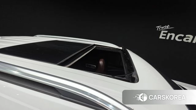 Ford Explorer 6th Generation 2022 Белый из Кореи, фото 2